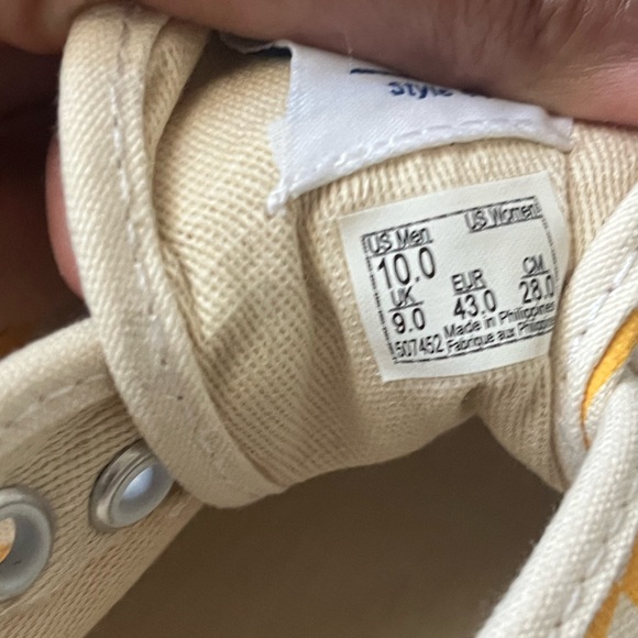 White and yellow Vans, they have never been worn before. - Picture 2 of 3